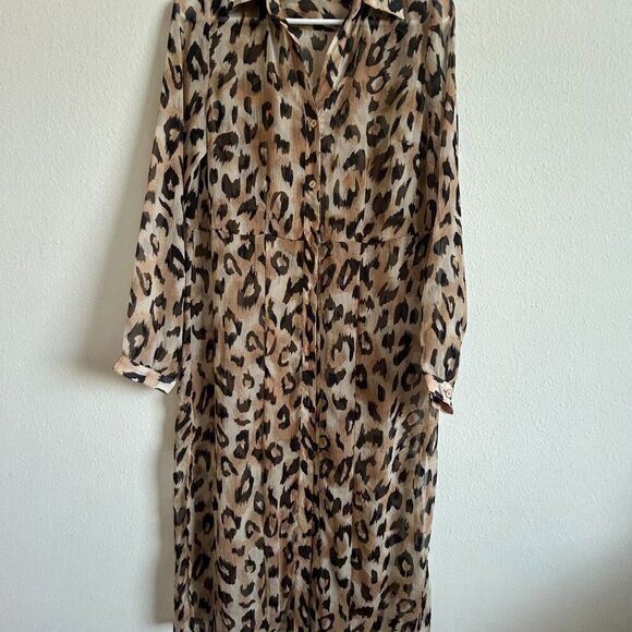 Leopard Lace Cover-Up – Chic and Feminine Layering Piece - Picture 3 of 9